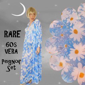 Rare Vintage Vera Daisy Peignoir, Robe & Nightgown